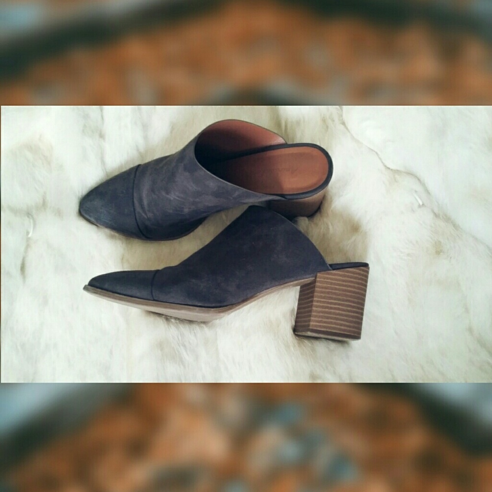 -SOLD- American Eagle Suede Mules